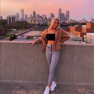 Meet your Posher, Sydney